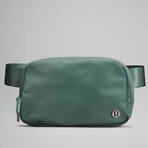 Lululemon Everywhere Belt Bag 1L